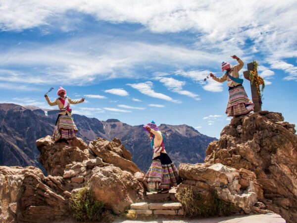 MIXED TOUR COLCA CANYON NOT CONVENTIONAL 3 DAYS 2 NIGHTS